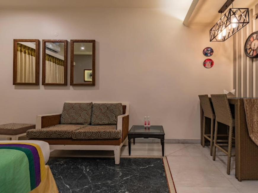 Hotel Imperial Park Sector 45 Gurgaon Exteriör bild