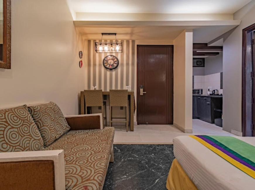 Hotel Imperial Park Sector 45 Gurgaon Exteriör bild